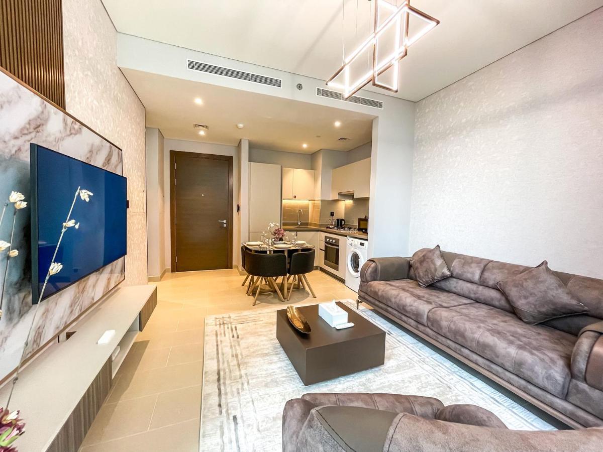 Stay By Latinem Luxury 1Br Holiday Home Cv A207 Near Burj Khalifa دبي المظهر الخارجي الصورة